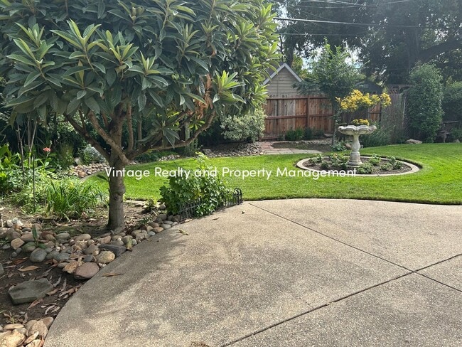 Building Photo - First Time On The Rental Market! Single St...