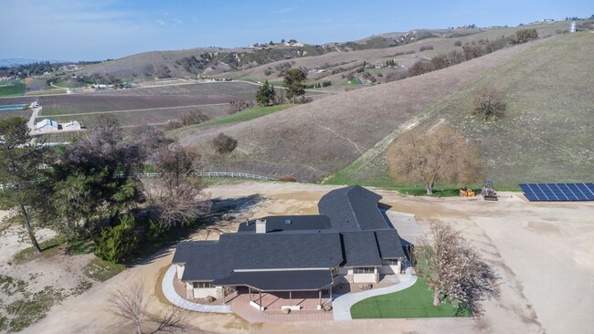Building Photo - 8850 Rocky Canyon Rd