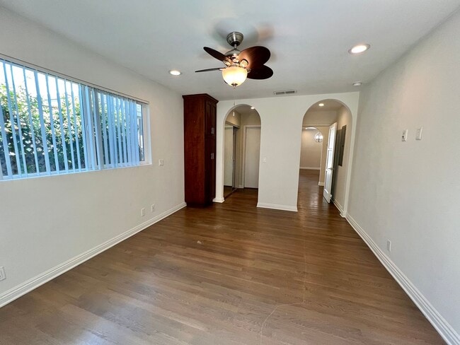 Building Photo - 8343 DUNBARTON - SHORT TERM LEASES AVAILABLE , NEWER*4 BD*3BA*TOWNHOME*PRIVATE YARD*WASHER/DRYER*