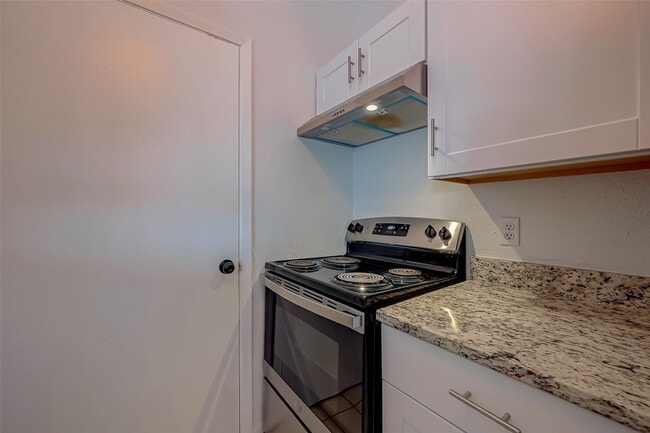 Building Photo - 11009 Crenchrus Ct