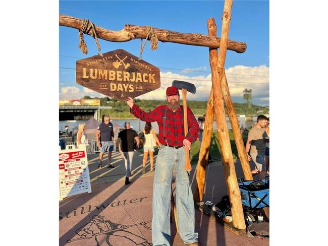 Building Photo - 206 5th St S