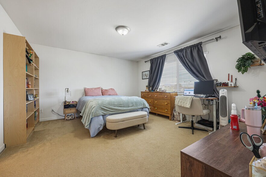 Primary Bedroom - 4466 Mataro Dr