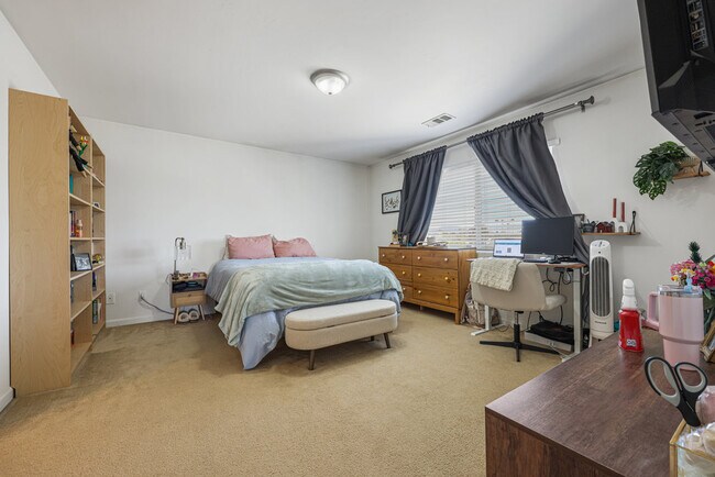 Primary Bedroom - 4466 Mataro Dr