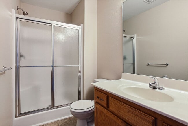 Building Photo - 3 Bedroom, 2 Bath, two story all electric ...
