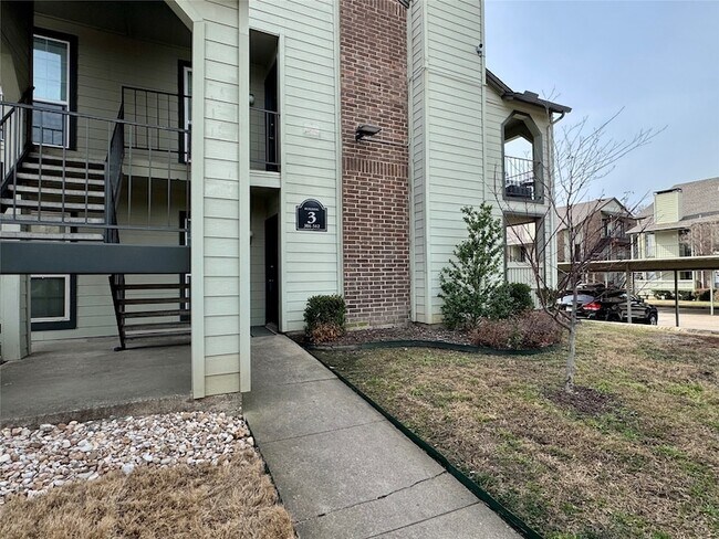 Building Photo - 5981 Arapaho Rd