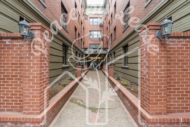 Primary Photo - 2109 NW Irving St