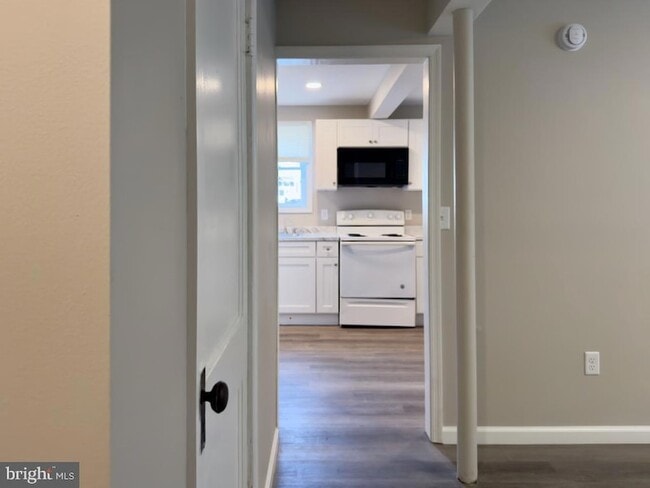 Building Photo - 31 S Main St