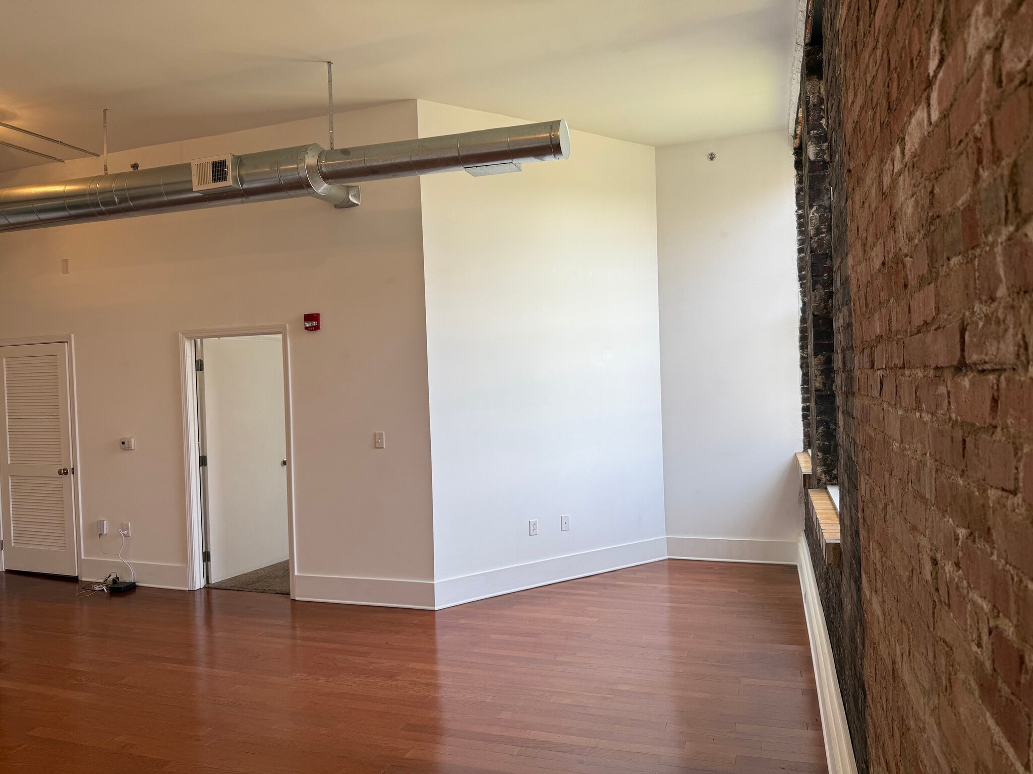 Building Photo - 130 E Glenwood Ave