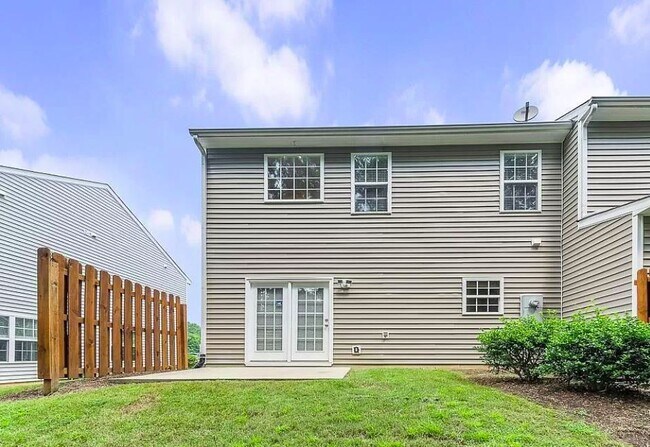 Building Photo - 3122 Binghampton Ln