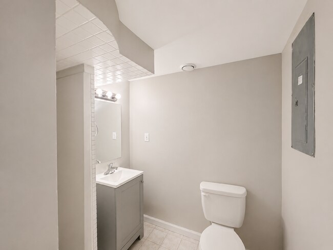 Building Photo - 7261 Bridgewood Dr