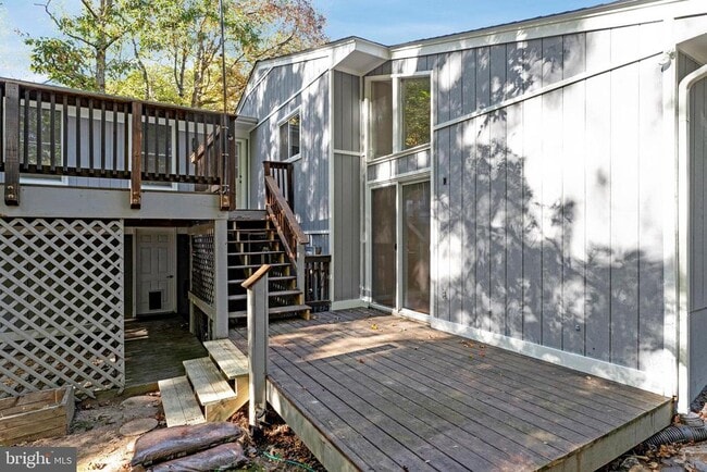 Building Photo - 8115 King Arthurs Ct