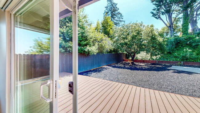 Building Photo - 1321 Lasuen Dr