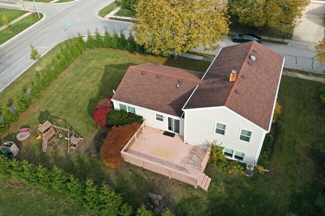 Building Photo - 1327 Larchmont Dr