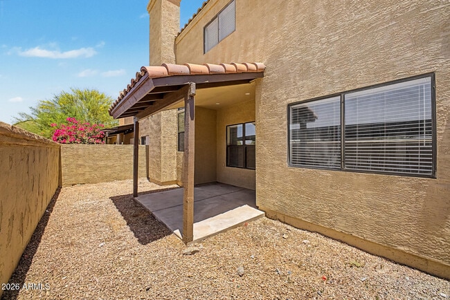 Building Photo - 2084 N Sunset Dr