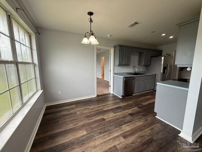 Building Photo - 2111 Coral Creek Dr