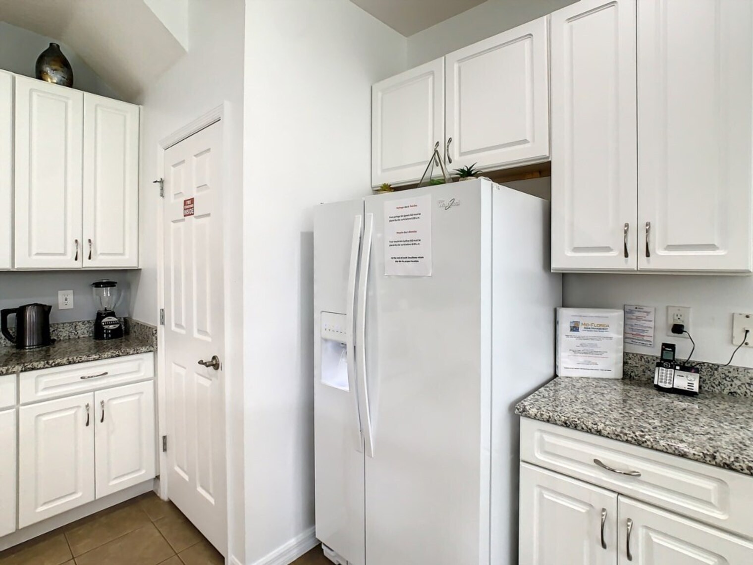 Building Photo - 2533 Rosemont Cir