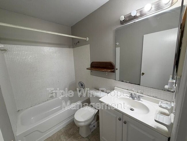 Building Photo - 11841 Del Rosa Way
