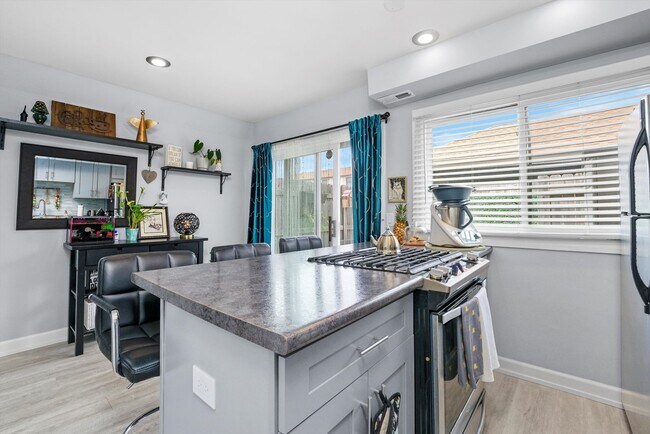 Building Photo - 1758 Sussex Walk