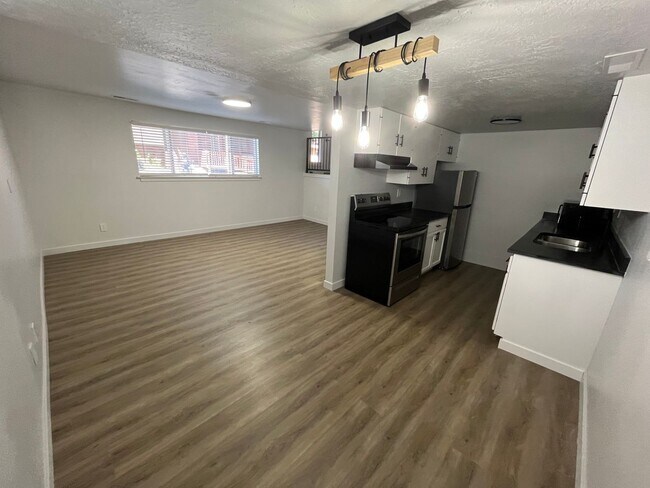 Building Photo - Completely Remodeled 2-Bedroom Duplex Unit by Provo River Trail