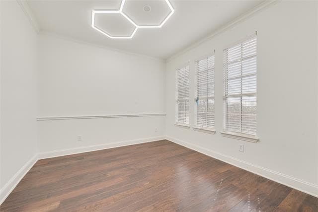 Building Photo - 3400 Oleander Dr