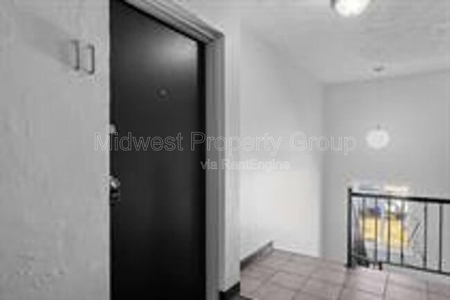 Building Photo - 2507 S Big Bend Blvd