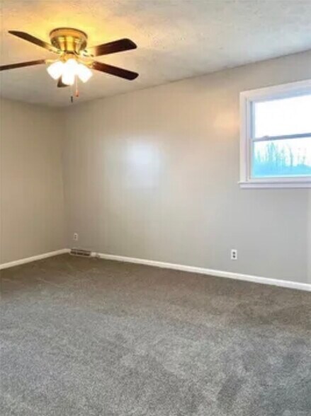 Building Photo - 1575 Hogue Rd