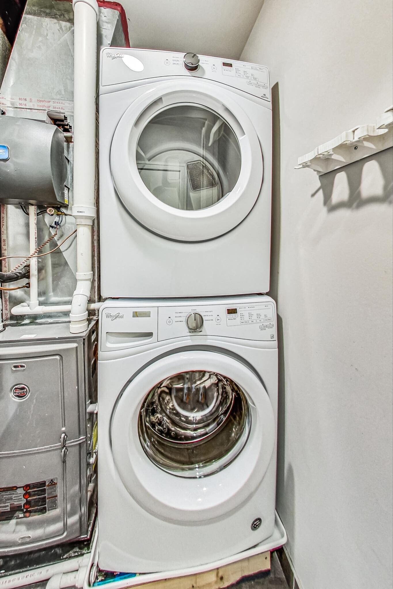 Building Photo - 1641 W Grand Ave