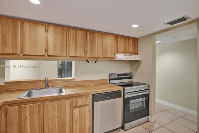 Building Photo - 8540 SW 133rd Avenue Rd