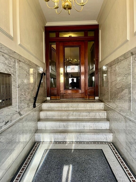 Building Photo - 26 Gibbs St