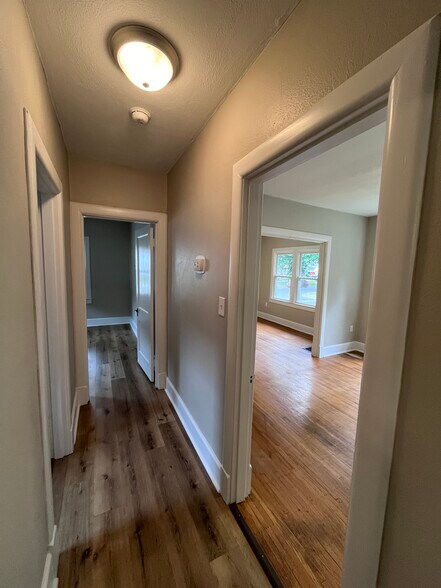 Hallway - 2415 Lindbergh Dr
