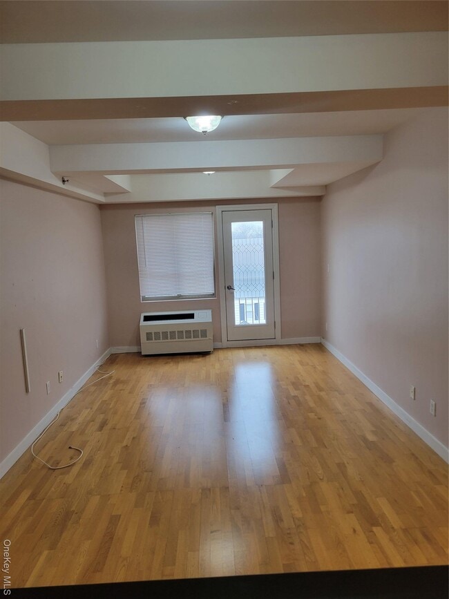 Building Photo - 143-20 Hoover Ave