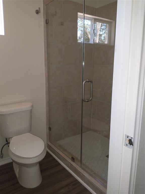 Building Photo - 258 Rosewood Dr