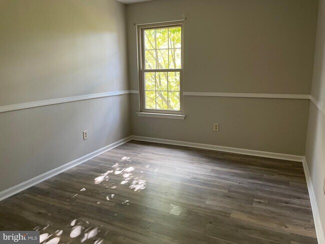 Building Photo - 2206 Brookhaven Dr