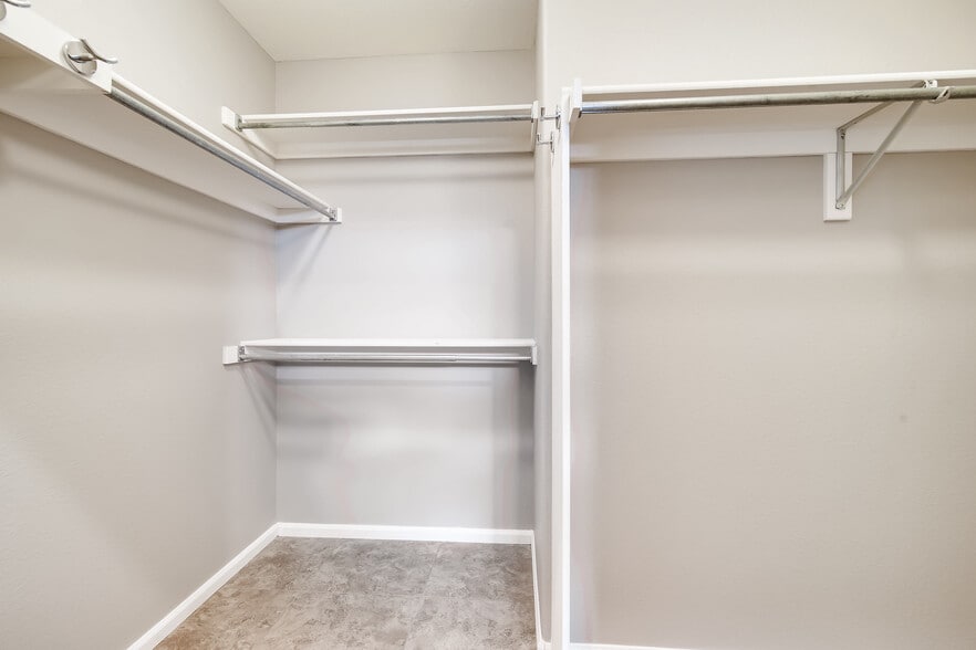 Building Photo - 3246 Astorbrook Way