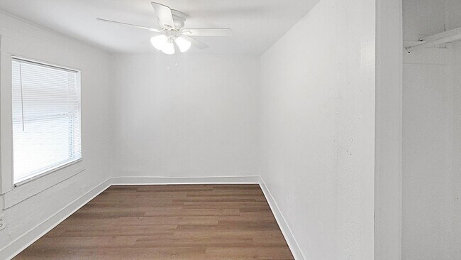 Building Photo - 2127 13th St W