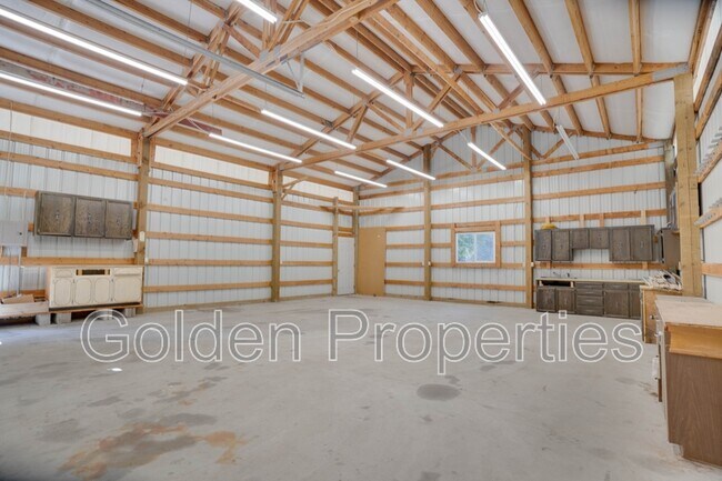 Building Photo - 1823 E Wilbur Ave