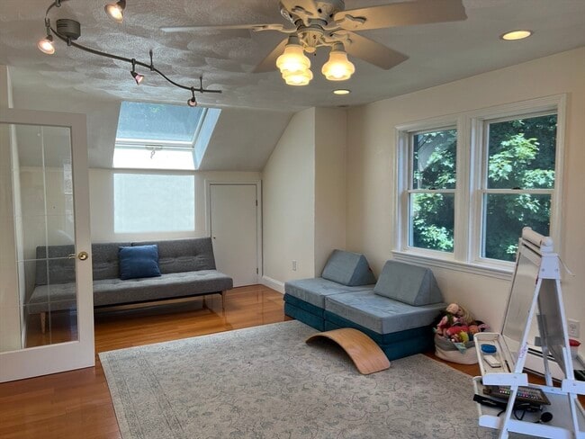 Building Photo - 11 Garrison Rd