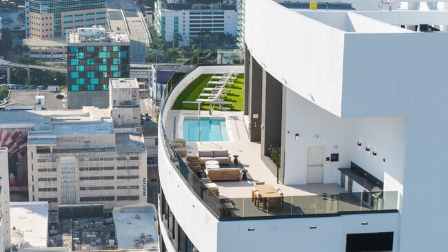 Building Photo - 36 NE 2nd St