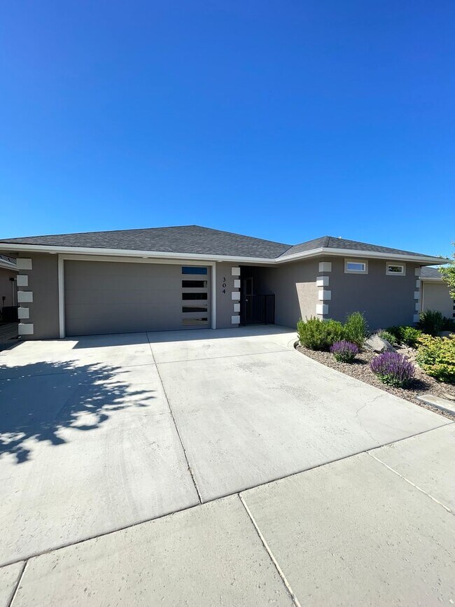 Building Photo - Flexible Living in North Ellensburg
