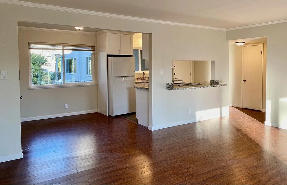 Building Photo - 837 Cowper St