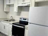 Building Photo - Updated 2 Bedroom Unit in a Great Martinez Location!