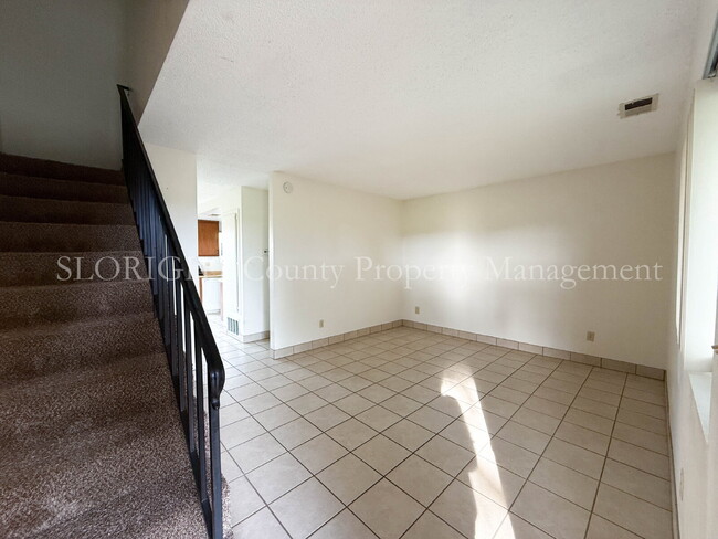 Building Photo - AVAILABLE OCTOBER - 2 Bedroom / 1.5 Bath Apartment in Lompoc