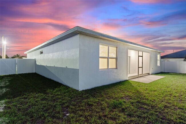 Building Photo - 2009 Lily Pl