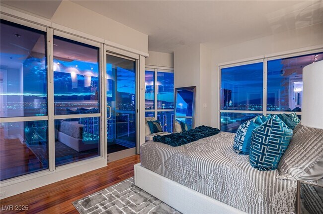 Building Photo - 4525 Dean Martin Dr