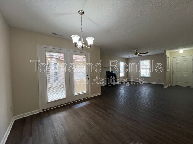 Building Photo - 2587 Gotts Ln