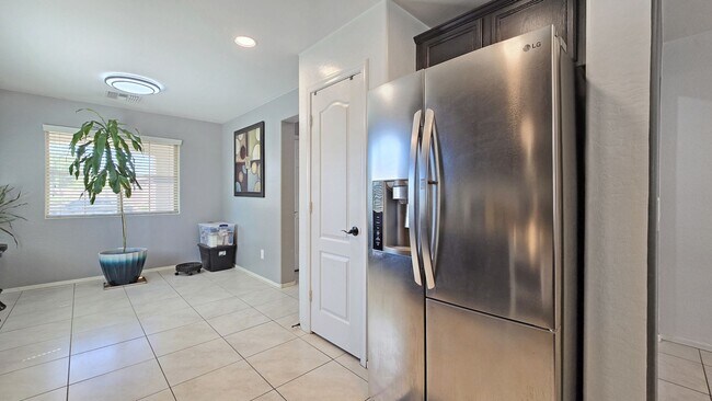 Building Photo - Beautifully updated home in Las Brisas Community of Goodyear!