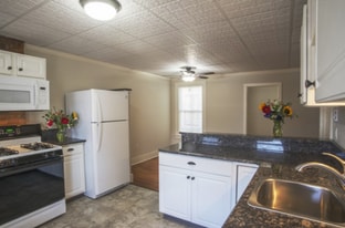 Building Photo - 285 Pleasant St