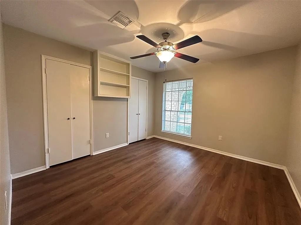 Building Photo - 12139 Huntington Park Dr