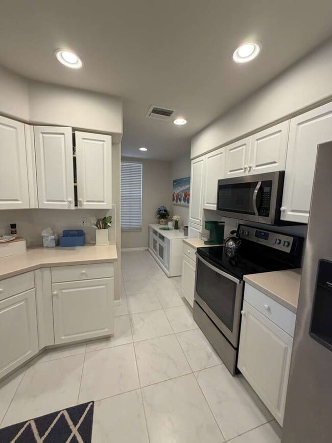 Building Photo - 17020 Willowcrest Way