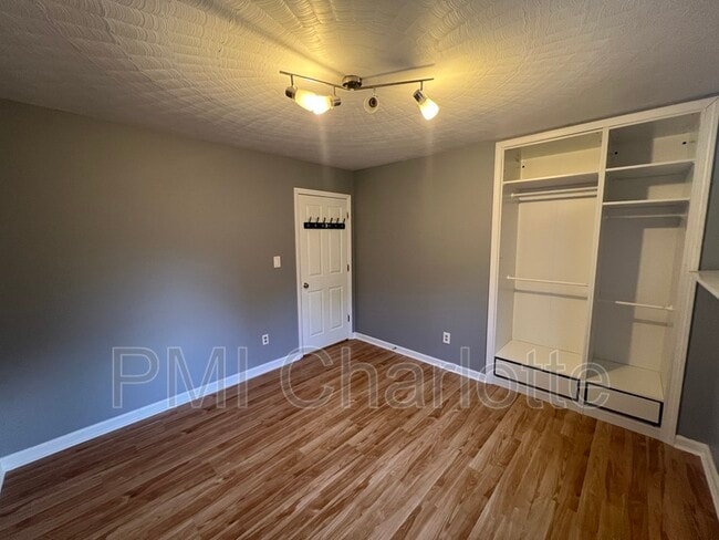 Building Photo - 1784 Ashley St